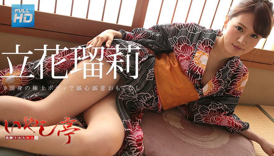 长得一般，身材很棒，但这些不重要，最重要的她是潮吹女王，能把所有男人都榨干的那种，动不动就喷水，堪比水龙头